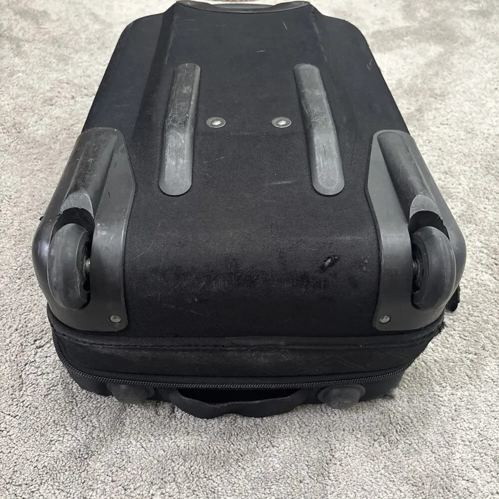 Nike Suitcase Luggage Roller Carry-On Black Travel Bag